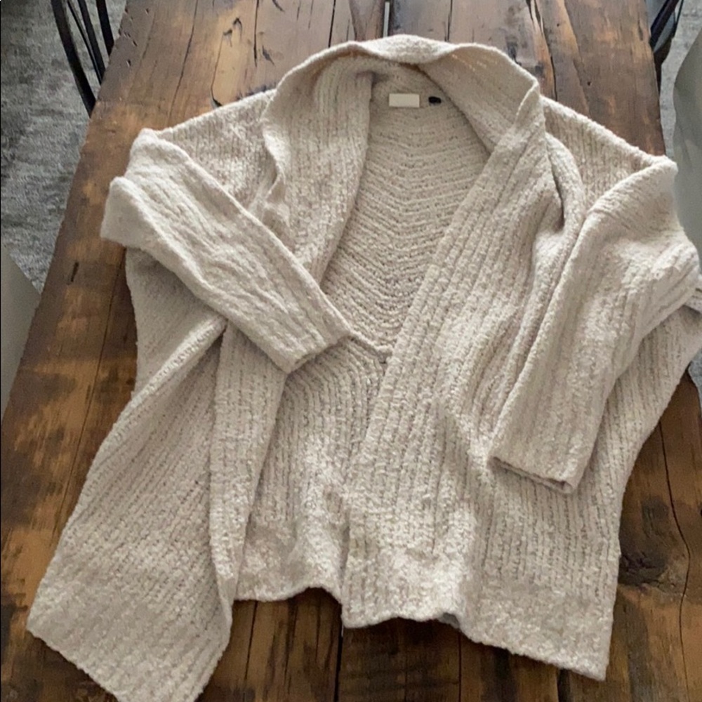 Great condition fuzzy cream colored sweater